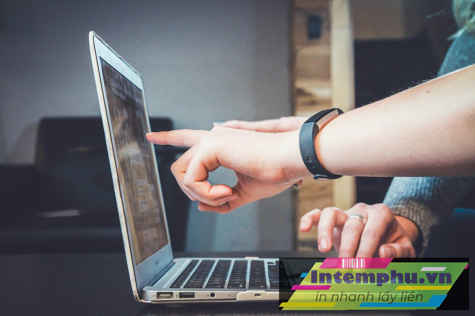 Cách Kiểm Soát Chất Lượng Trong Từng Giai Đoạn In Tem - quy trình in tem