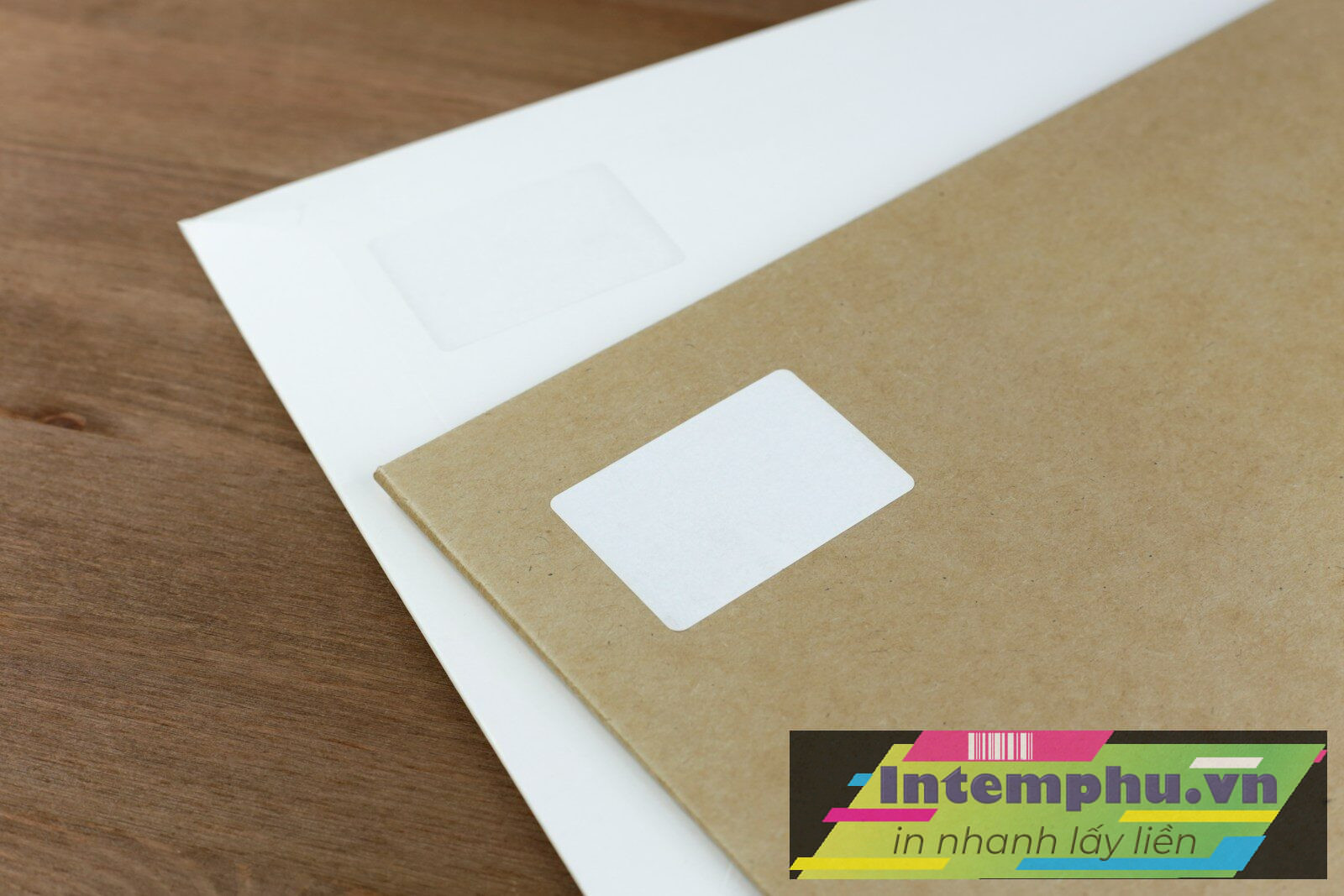 Lựa Chọn Chất Liệu In Tem Nhãn Phụ: Decal Giấy, Nhựa Hay Xi Bạc? -